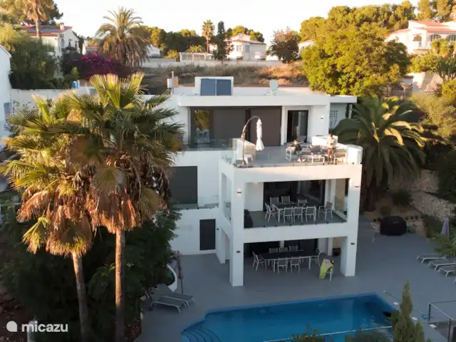 Villa Bona Vista | Espagne, Costa Blanca, Moraira - villa Vue aérienne avec chambre des maîtres sur le toit-terrasse et les autres étages en un coup d'œil