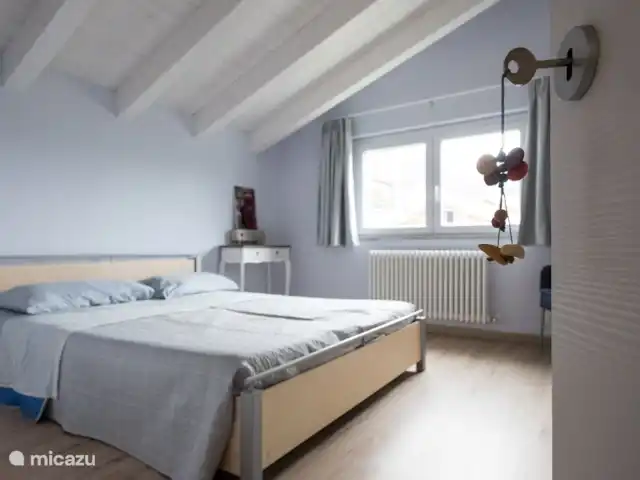 villa huren in Italië, Ligurië, Plodio – Ruime villa tussen zee en wijnstreek Slaapkamer boven