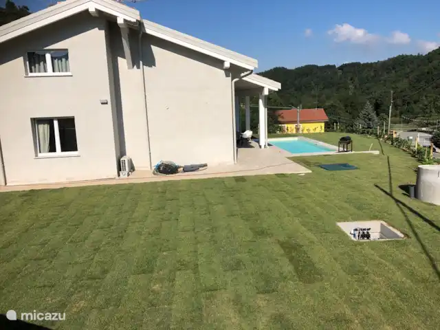 villa huren in Italië, Ligurië, Plodio – Ruime villa tussen zee en wijnstreek Ruime tuin (500m2)