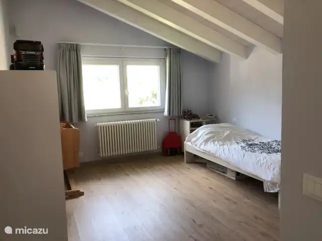 villa huren in Italië, Ligurië, Plodio – Ruime villa tussen zee en wijnstreek Tweede slaapkamer boven