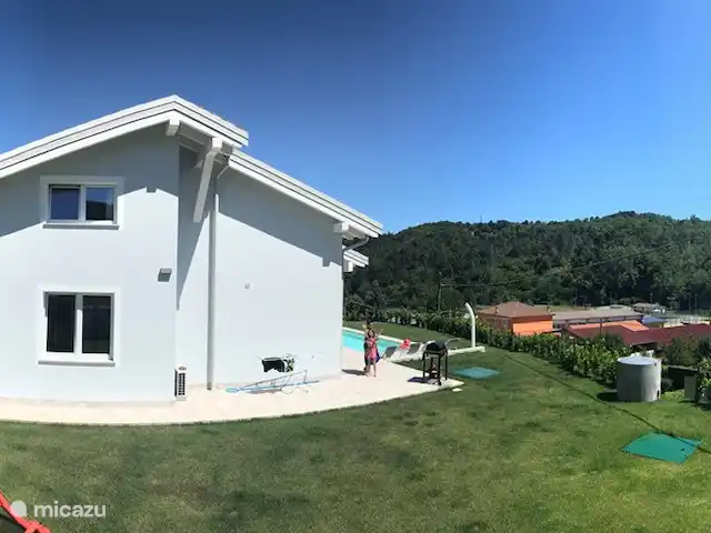 villa huren in Italië, Ligurië, Plodio – Ruime villa tussen zee en wijnstreek Heerlijk gelegen