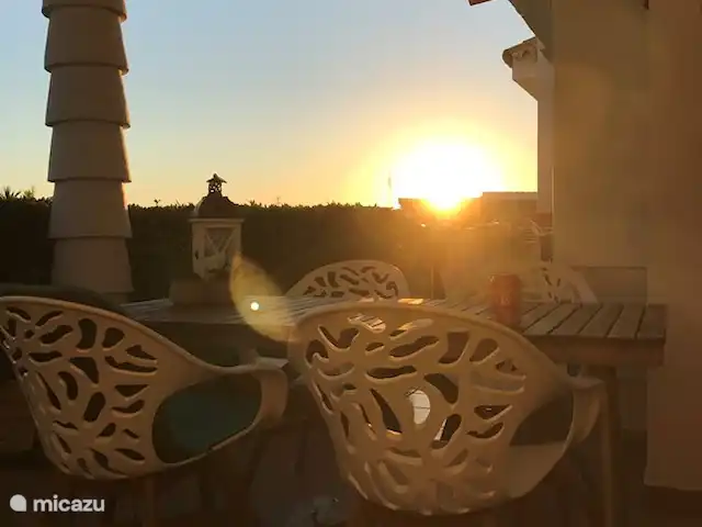 Cornisa, Vista Mar-Piscinas-Privacidad en España, Costa del Sol, Sitio de Calahonda - apartamento Desde la terraza se puede disfrutar de la puesta de sol.