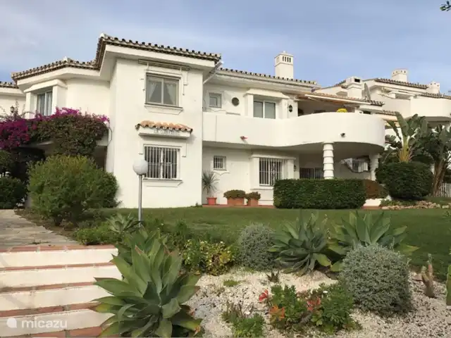 Cornisa, Vista Mar-Piscinas-Privacidad en España, Costa del Sol, Sitio de Calahonda - apartamento Nuestra casa está en la planta baja. Los vecinos de arriba no suelen estar presentes.