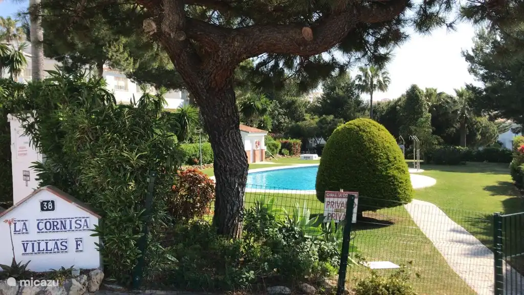 Una de 4 piscinas. Estos son siempre maravillosamente tranquilos, incluso en temporada alta.