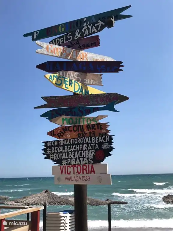 &#191;Te gusta caminar junto al mar? En coche est&#225;s all&#237; en 5 minutos. Tambi&#233;n puedes hacerlo a pie. A lo largo de la playa tienes kil&#243;metros de pasarelas de madera.