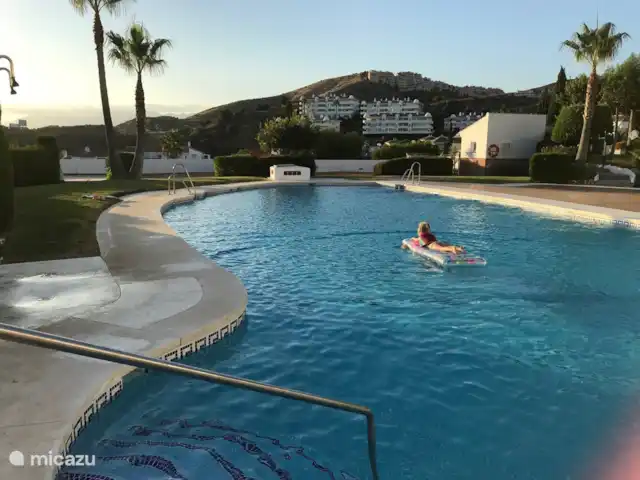 Cornisa, Vista Mar-Piscinas-Privacidad en España, Costa del Sol, Sitio de Calahonda - apartamento La piscina es bonita y tranquila y está muy bien situada.