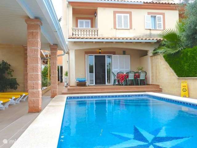Vakantiehuis Spanje, Mallorca, Alcúdia - villa Familie Villa met groot zwembad