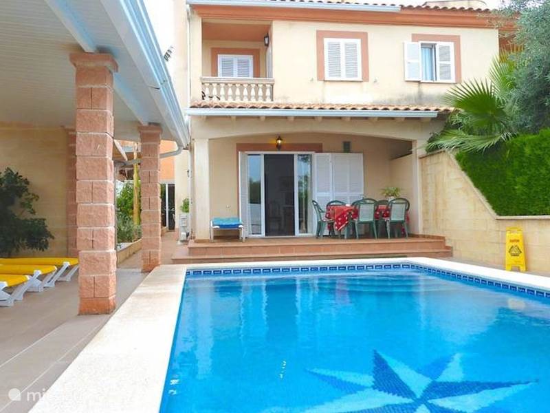 Vakantiehuis Spanje, Mallorca, Alcúdia Villa Familie Villa met groot zwembad