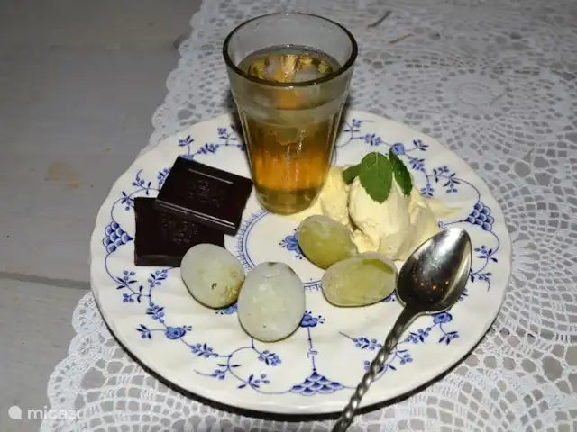 Les Coulisses du Morvan - Le Pavot huren in Frankrijk, Saône-et-Loire, La Chapelle-sous-Uchon - gîte / cottage Table d`hotes dessert