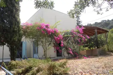 Vakantiehuis Griekenland, Kreta, Malia villa Villa Volakas westgevel
