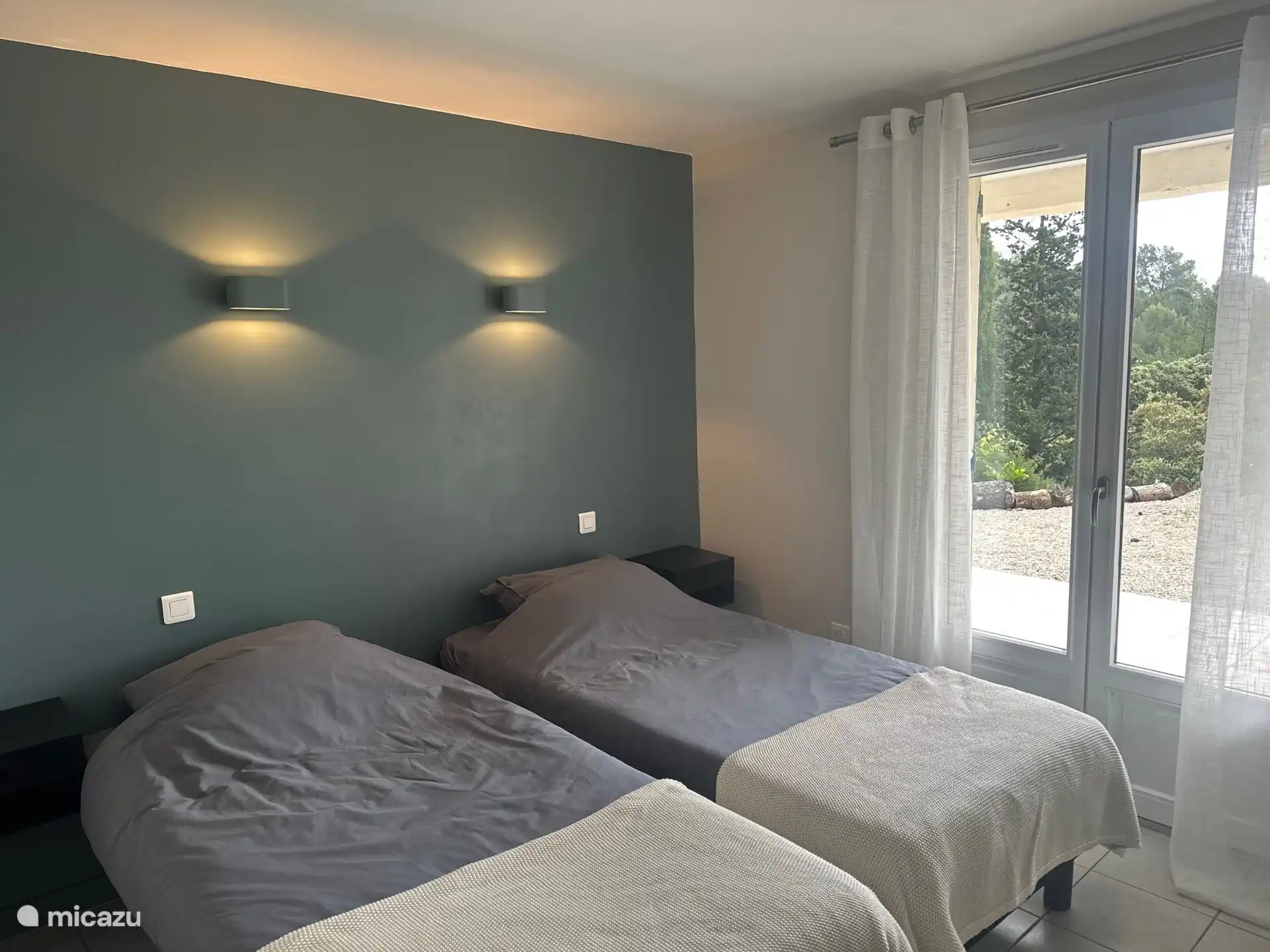Slaapkamer met twee 1-persoonsbedden