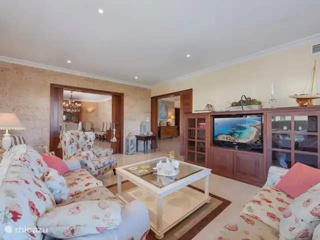 villa huren in Spanje, Mallorca, Alcúdia – Villa Lucky Luke - Prive Zwembad Fantastische Villa aan het strand! Alcudia, Mallorca.