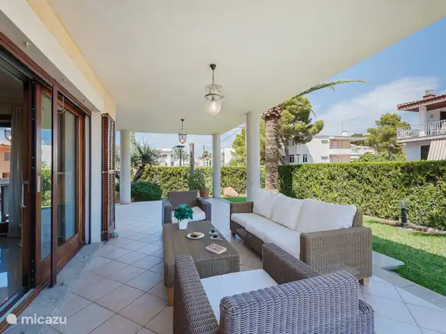 villa huren in Spanje, Mallorca, Alcúdia – Villa Lucky Luke - Prive Zwembad Fantastische Villa aan het strand! Alcudia, Mallorca.