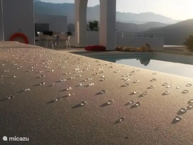 Galini Breeze Studio | Grèce, Crète, Agia Galini - maison de vacances Rosée au soleil matinal du début de l'automne