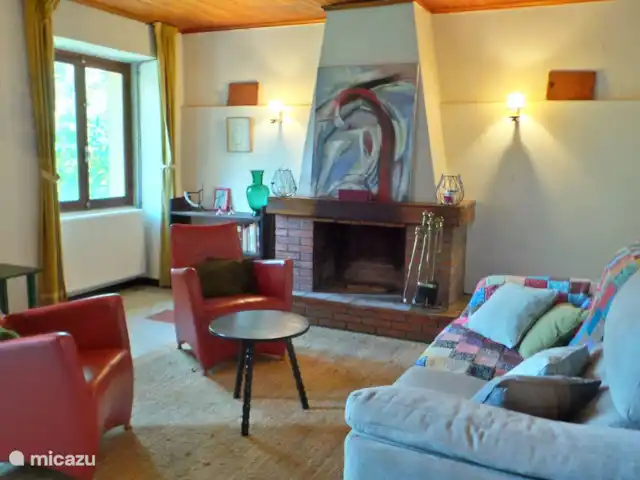 Location de Vacances France, Lot, Thédirac, maison de vacances - Maison de vacances Lot Dordogne Cahors Agréable coin salon au coin du feu