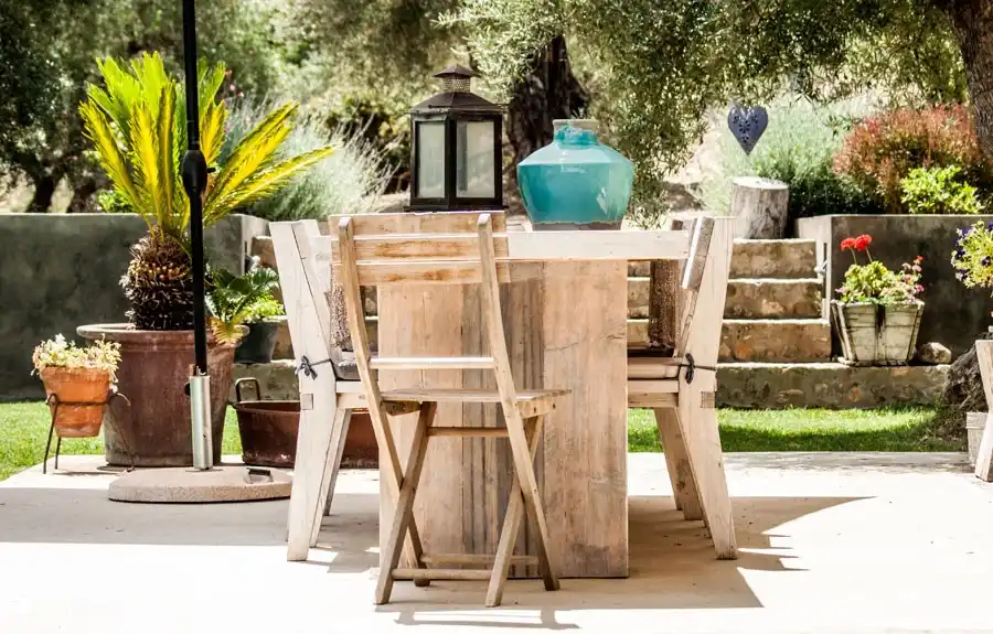 Diverse buitenplekjes. Voor zowel zon als schaduw.