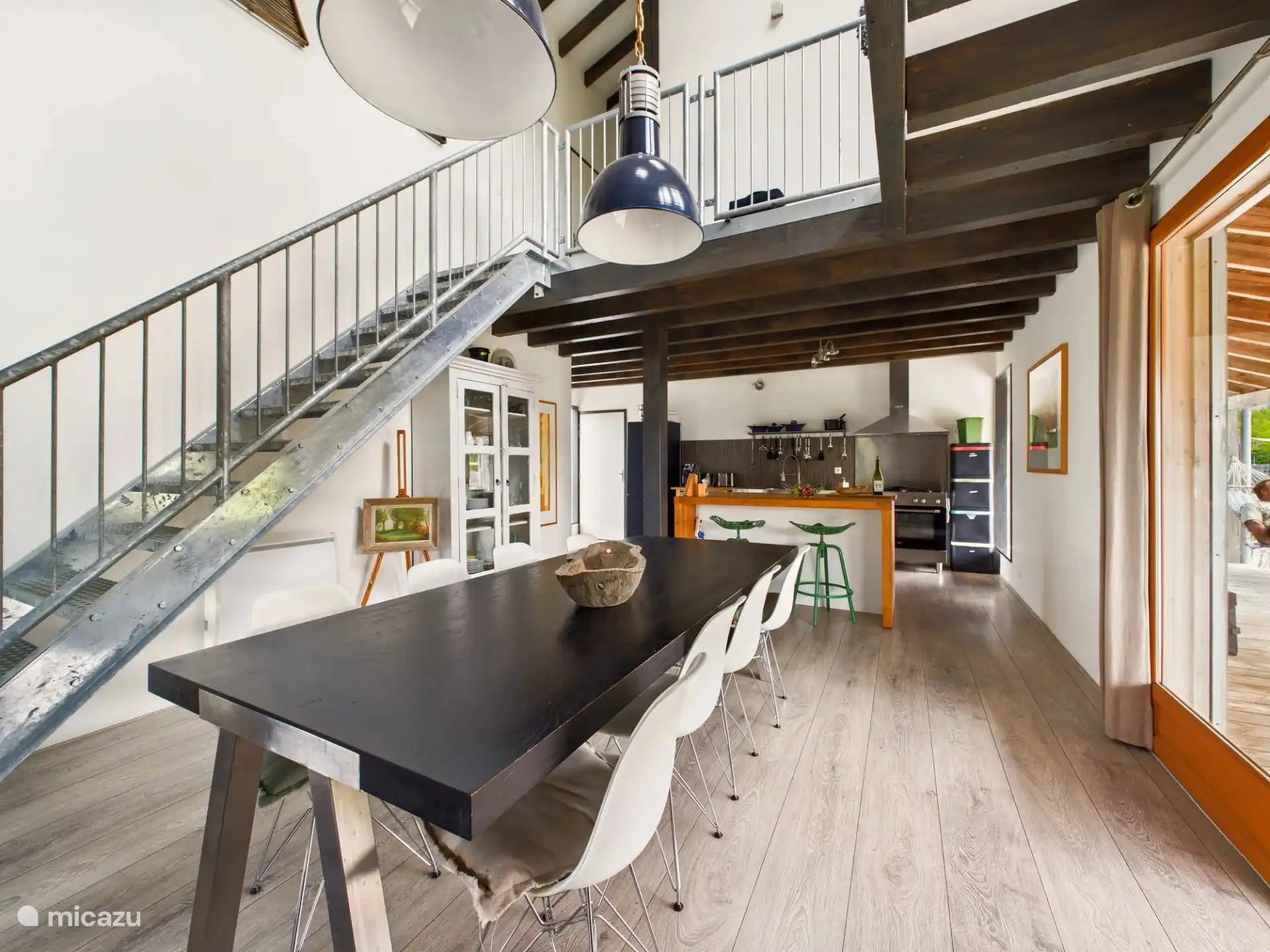 Le Voisin - living room 