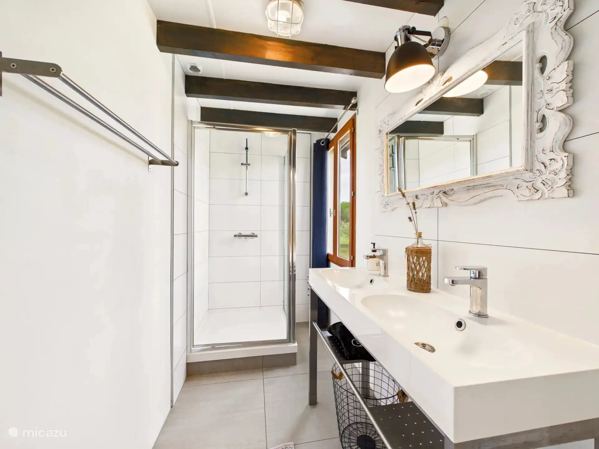 Le Voisin - bathroom 2