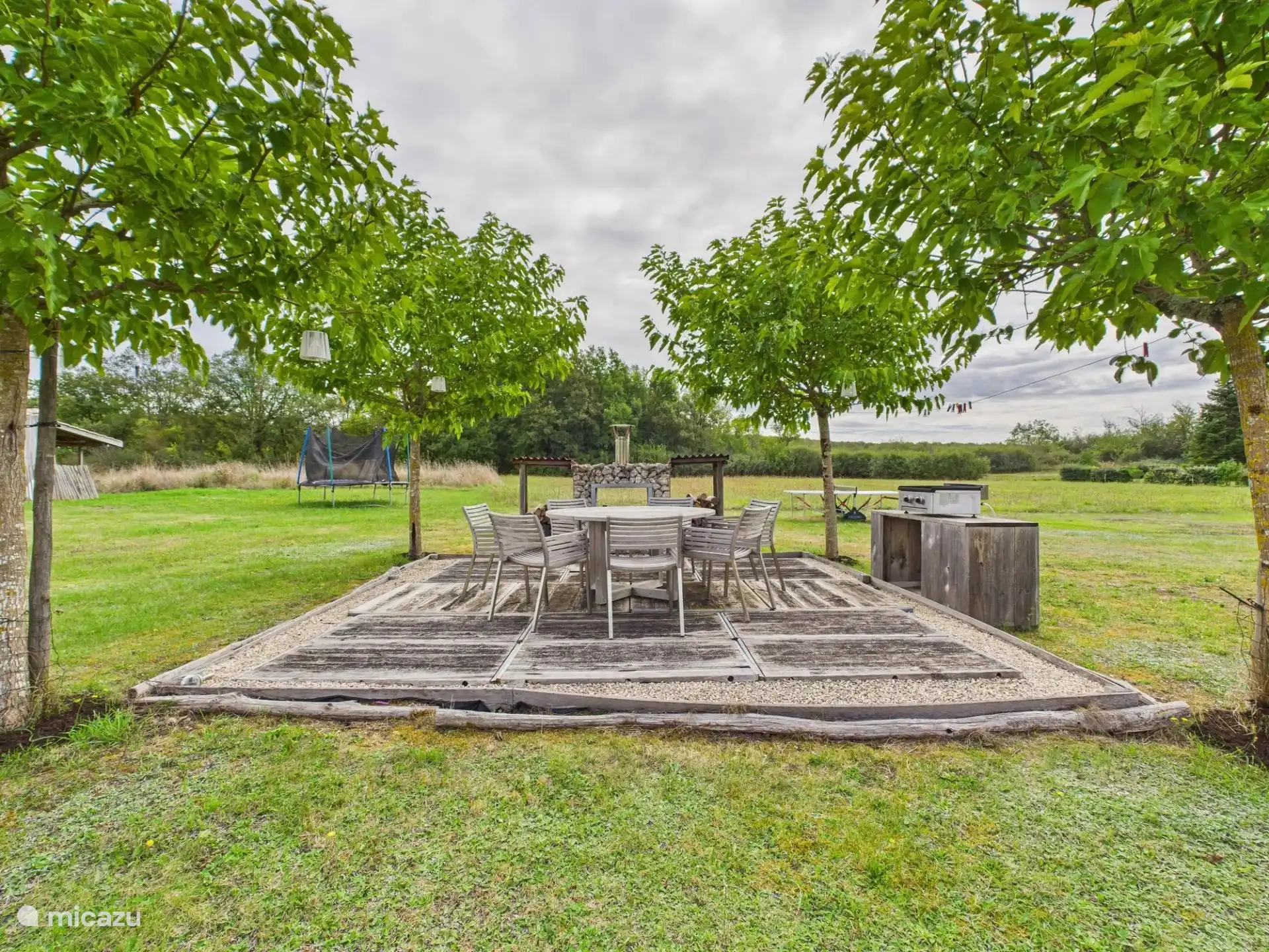 Le Voisin - garden terrace 2