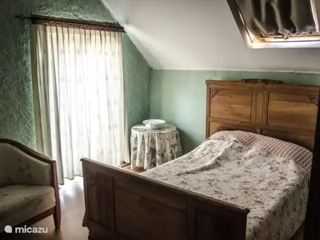 Maison des Cerises / Les Bergeries huren in Frankrijk, Allier, Saint-Bonnet-Tronçais - vakantiehuis Slaapkamer met twijfelbed
