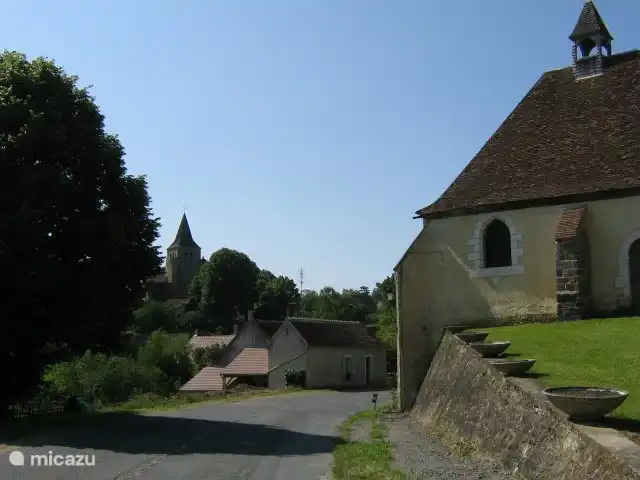 Maison des Cerises / Les Bergeries huren in Frankrijk, Allier, Saint-Bonnet-Tronçais - vakantiehuis Gezellig dorp met een bakker, supermarkt en veel voorzieningen op 10 min. afstand.