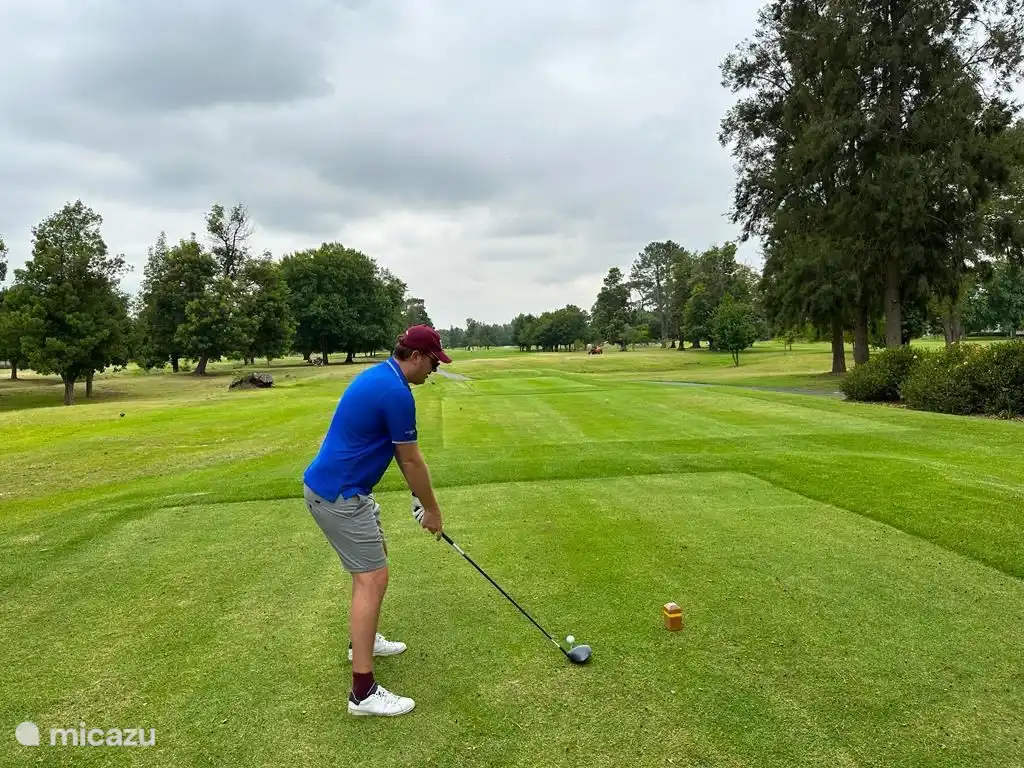 Golfplatz 15 km entfernt.