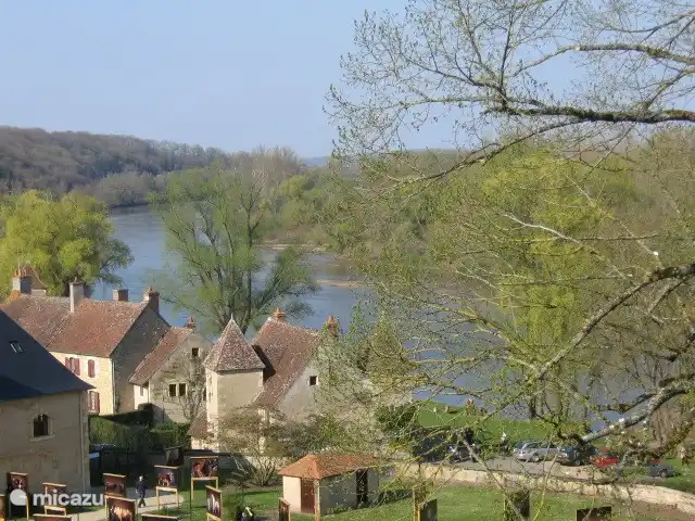 Apremont am Fluss Allier