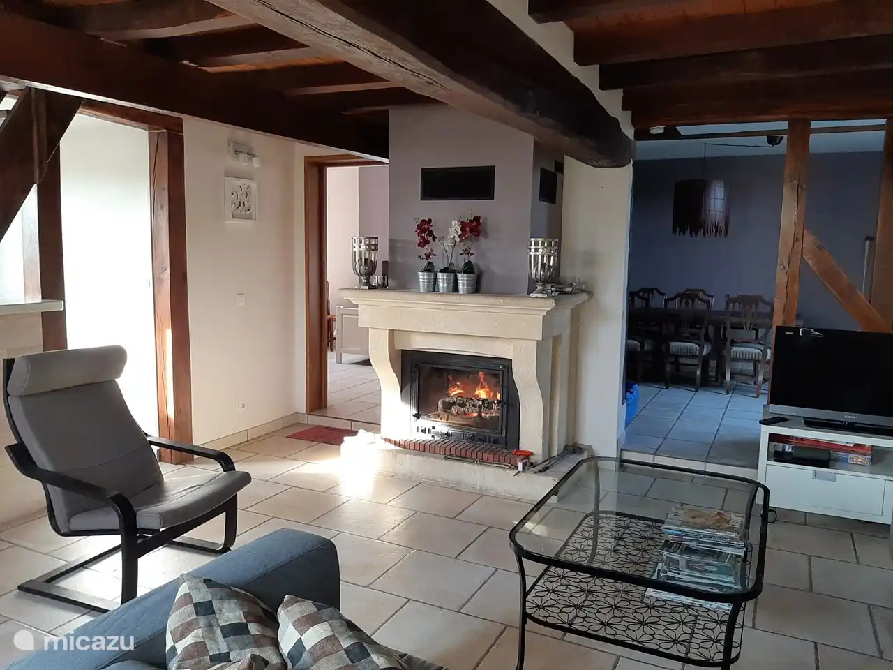 Living room with a view to the dining room