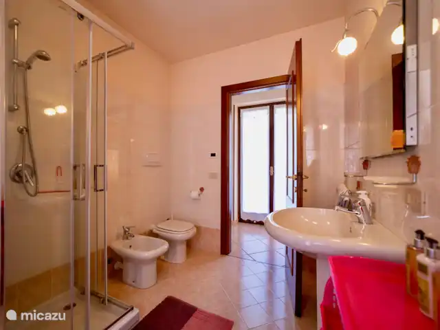 Casa Jetty | Italie, Lad Majeur, Verbania Intra - villa La salle de bain au 1er étage