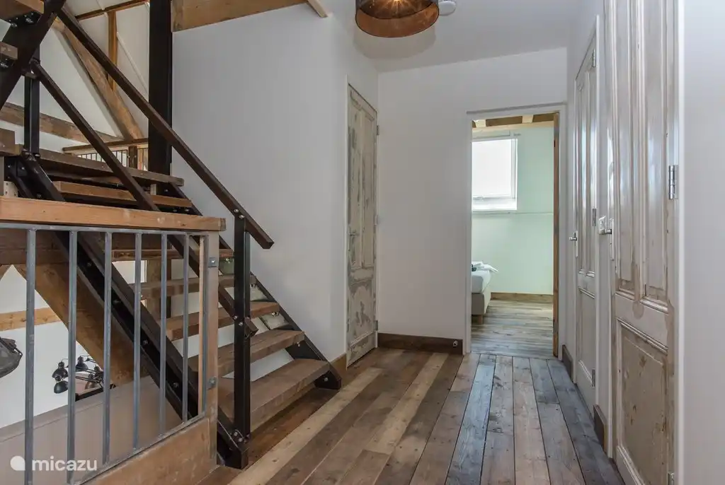 Durchsichtige Schlafzimmer im Flur