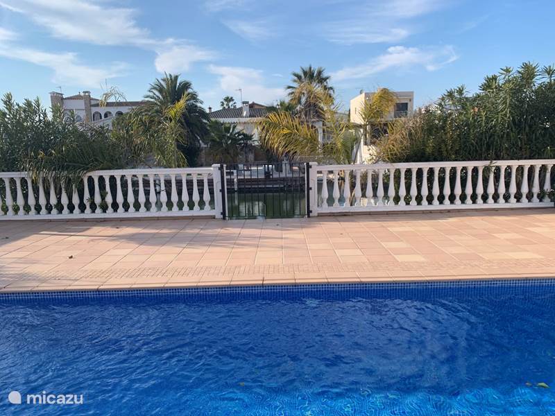 Holiday home in Spain, Costa Brava, Empuriabrava Villa Villa Ebre+swimming pool own+mooring