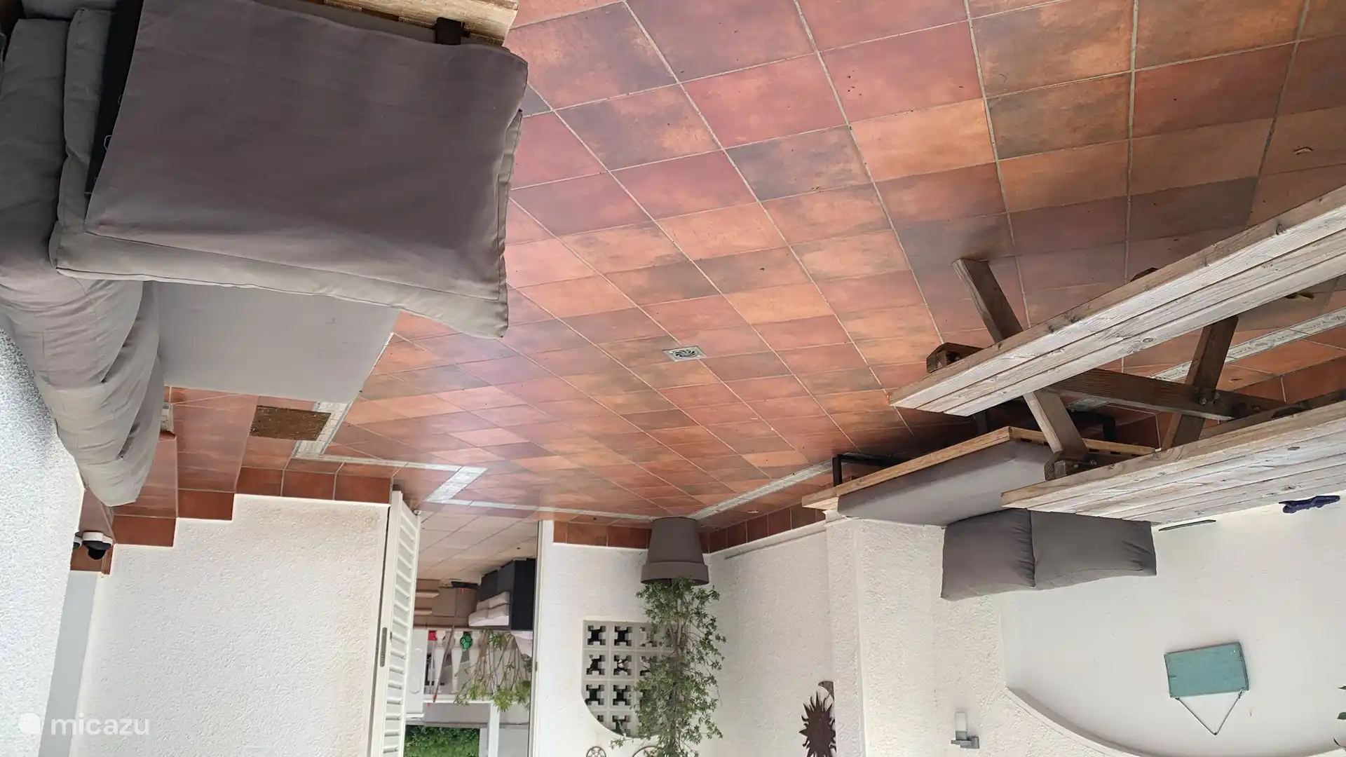 Entspannen Sie sich auf der Bank 