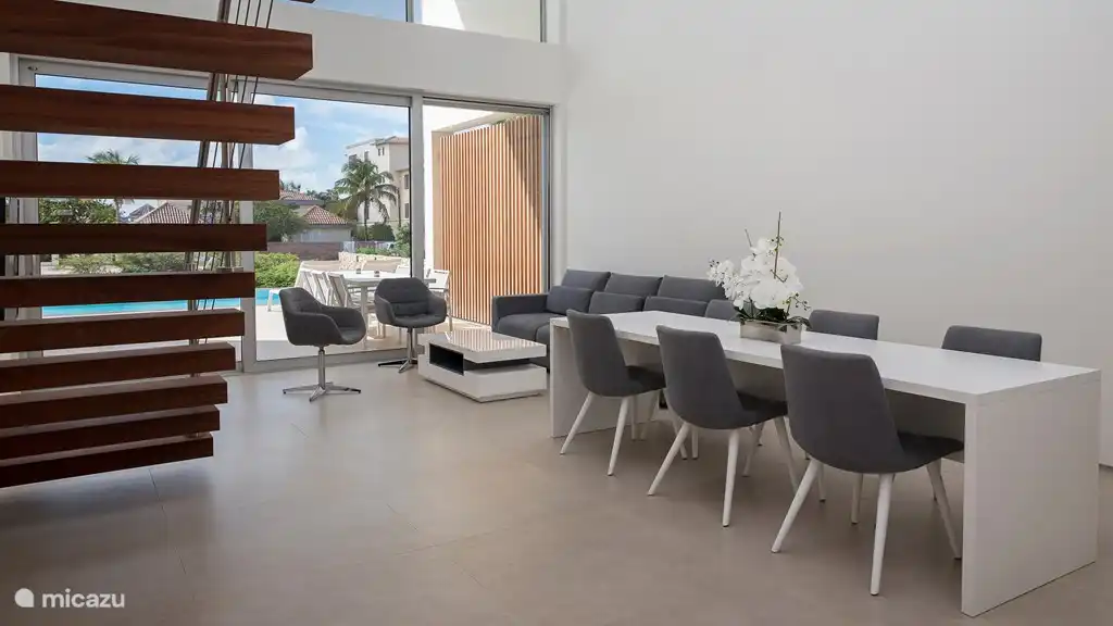 Coin salon dans le séjour.