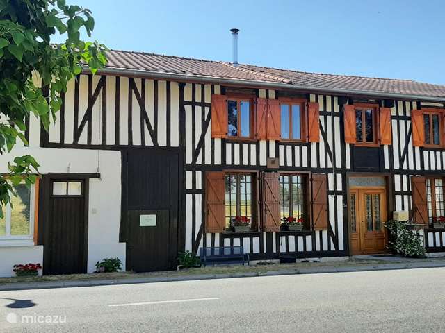 Holiday home in France, Marne, Châtelraould-Saint-Louvent - apartment Chatrou