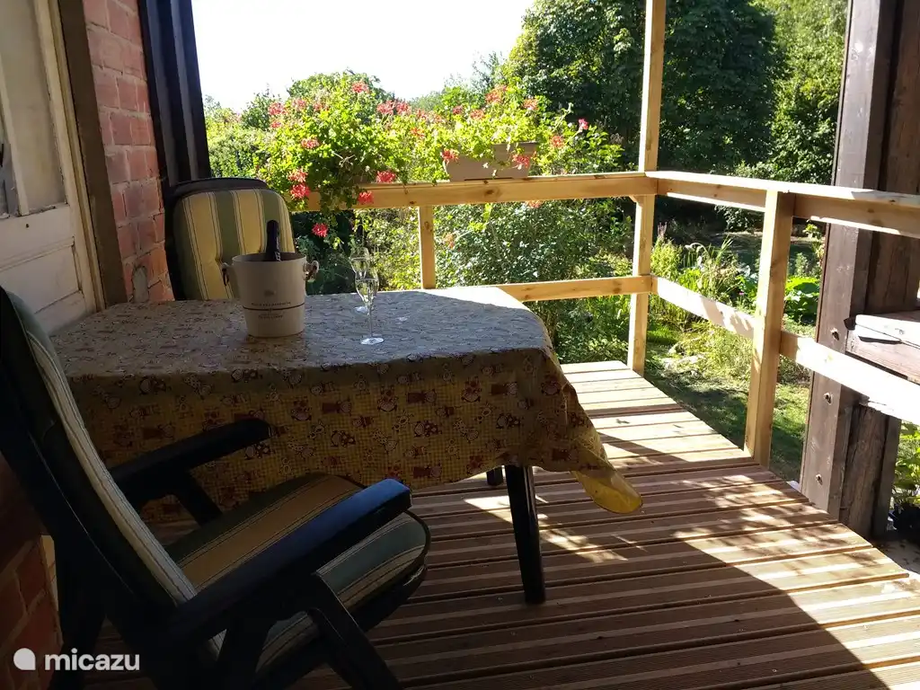 Ihre Terrasse, aber natürlich können Sie auch den Garten nutzen.