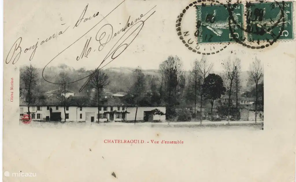 Das komplette Haus Ein Foto von 1904. Die rechte Hälfte gehört mir. Mein alter Nachbar lebt in der linken Hälfte. Im mittleren Teil des Gebäudes befand sich eine Schmiede. Die rechte Hälfte dieser Schmiede ist jetzt Ihre Wohnung.