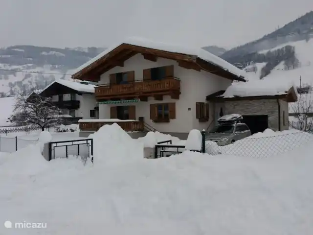 Chalet Hochsonnberg huren in Oostenrijk, Salzburgerland, Walchen (gemeente Piesendorf) - vakantiehuis Winter. de winterwanderweg begint achter de woning. Tussen de skigebieden van  Zell am See en Kaprun.