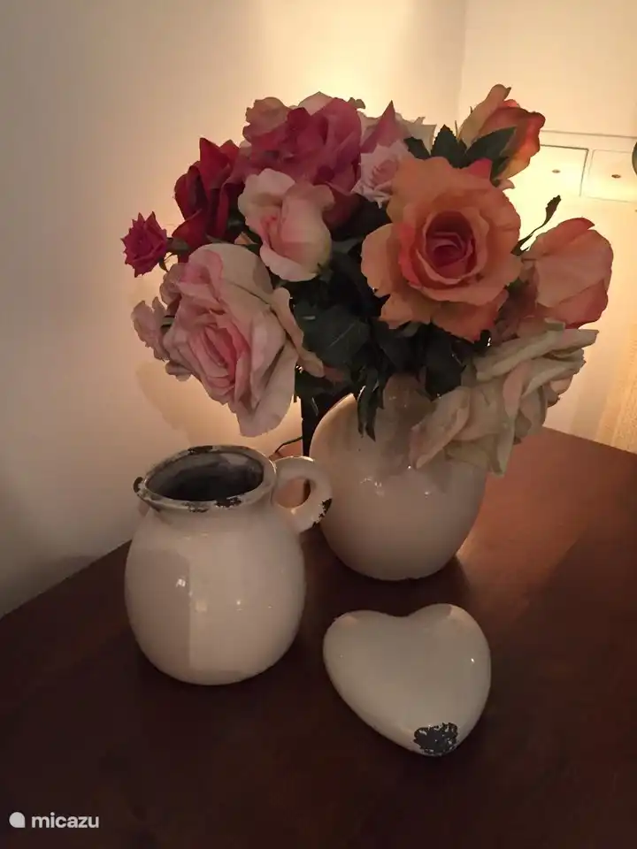 Beau bouquet de fleurs pour le plaisir. Ils restent toujours debout et n'ont pas besoin d'eau...