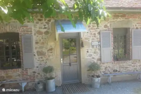 Vacation rental France, Nièvre, Lanty gîte / cottage Le Bourg Forefront