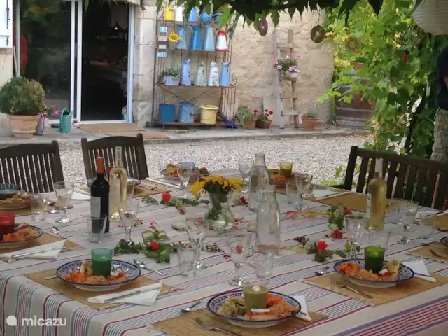 Puechblanc Gîte 'Le Sauvignon' | France, Tarn, Fayssac - gîte / cottage Nous mangeons ensemble à l'arrivée