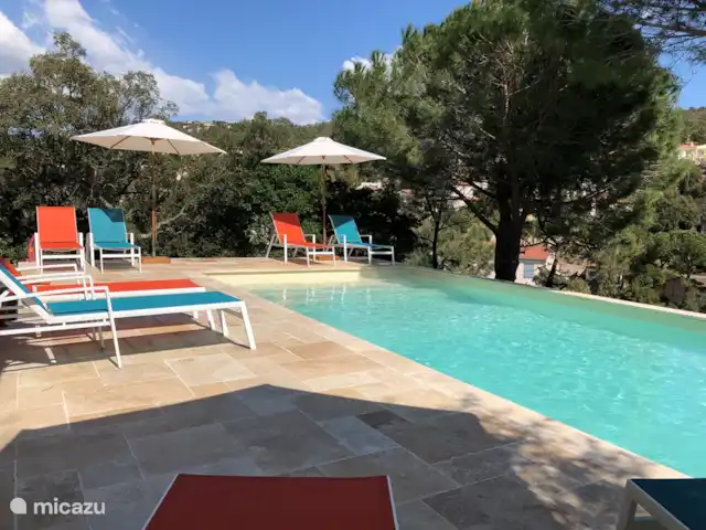 Villa Patrimoine | France, Côte d'Azur, Les Issambres - villa Piscine avec plage (partie de 20 cm de profondeur)