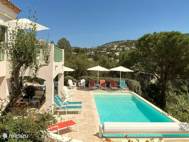 Villa Patrimoine | France, Côte d'Azur, Les Issambres - villa Piscine avec plage pour les petits enfants, adjacente à la réserve naturelle