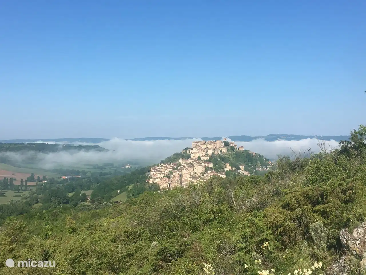 Das hübsche Bastide-Dorf Cordes sur Ciel, 15 Minuten von PuechBlanc entfernt