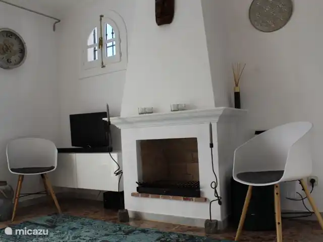 Location de Vacances Espagne, Costa del Sol, Mijas Golf, appartement - Casa Juapa Cheminée au centre du salon