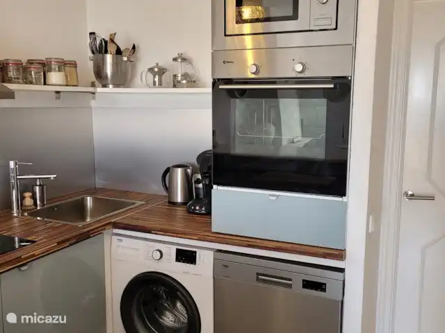 Location de Vacances Espagne, Costa del Sol, Mijas Golf, appartement - Casa Juapa Cuisine entièrement équipée avec réfrigérateur, lave-vaisselle, four, micro-ondes et lave-linge