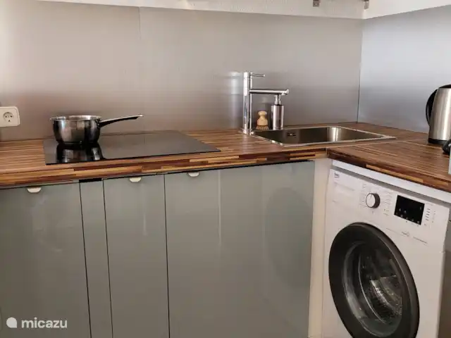 Location de Vacances Espagne, Costa del Sol, Mijas Golf, appartement - Casa Juapa Plan de travail spacieux avec plaque vitrocéramique