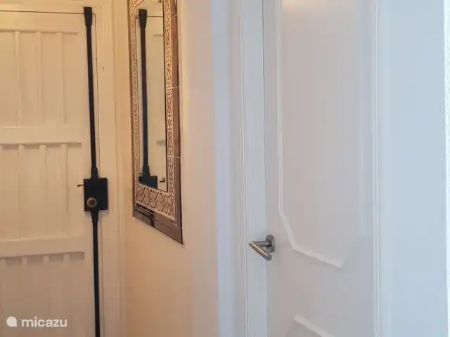 Location de Vacances Espagne, Costa del Sol, Mijas Golf, appartement - Casa Juapa Porte d'entrée et porte de la chambre