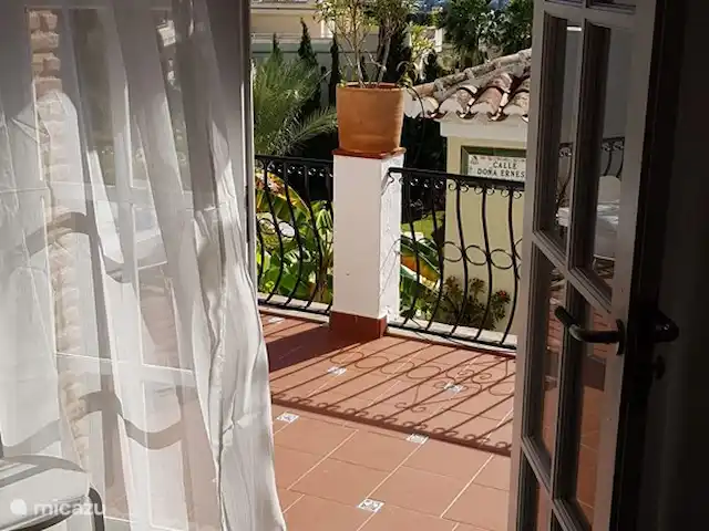 Location de Vacances Espagne, Costa del Sol, Mijas Golf, appartement - Casa Juapa Les portes-fenêtres qui donnent accès à la terrasse.