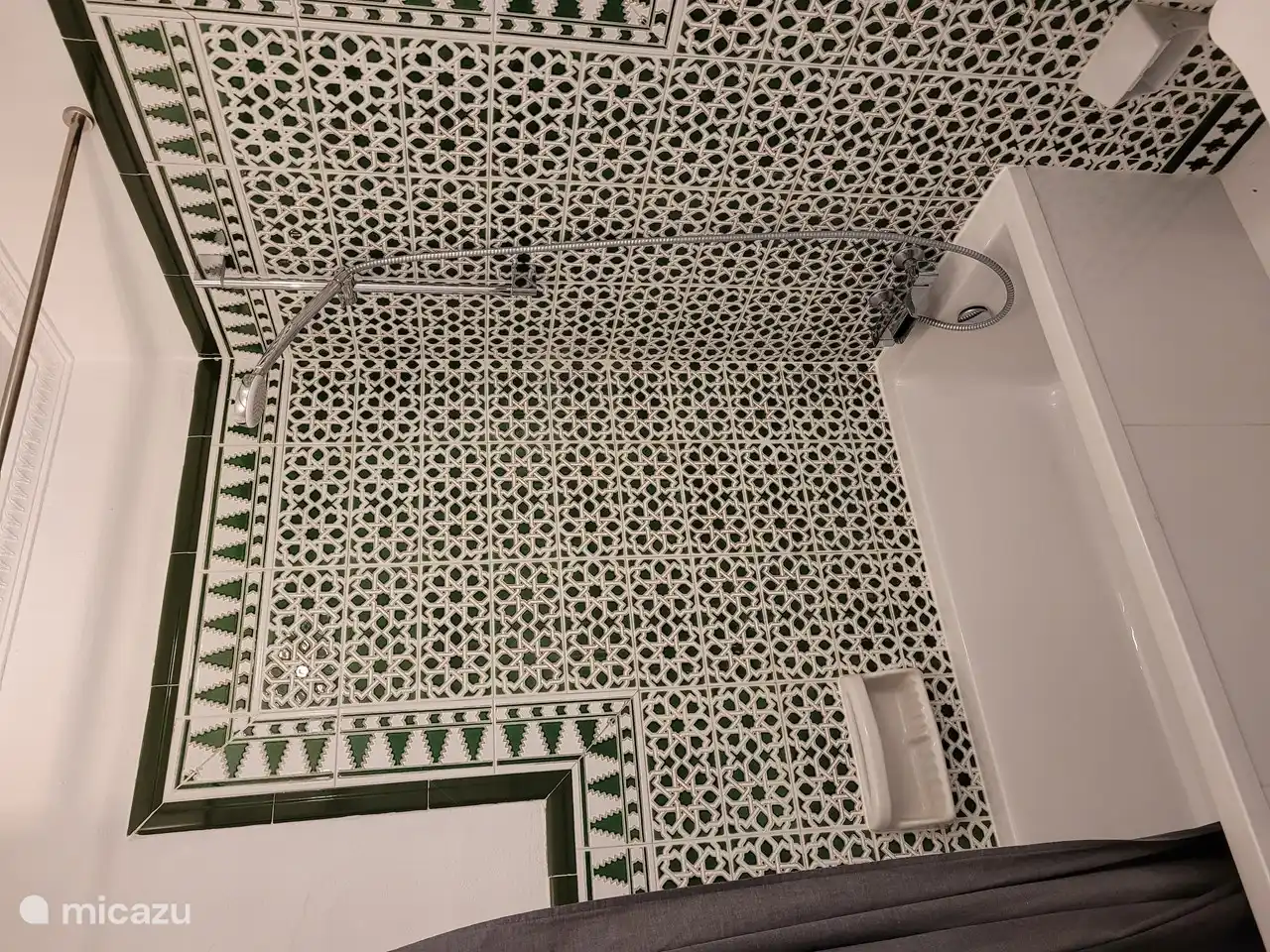 Ba&#241;o con ducha de lluvia