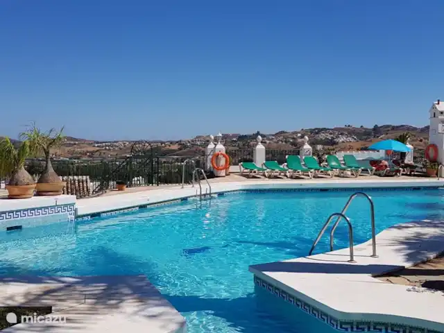 Location de Vacances Espagne, Costa del Sol, Mijas Golf, appartement - Casa Juapa l'une des quatre piscines surplombant la vallée.